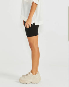 Stormi seam free shorts